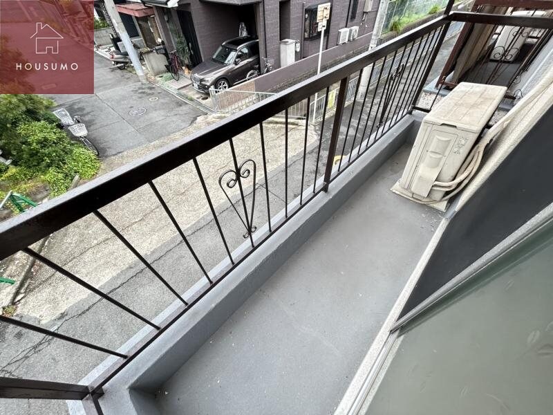 物件内観写真13　(バルコニーからの眺めを楽しみながら食事をしませんか)