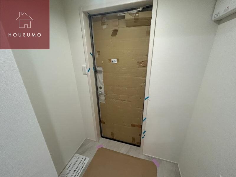 物件内観写真11　(ゆったりとした玄関です)