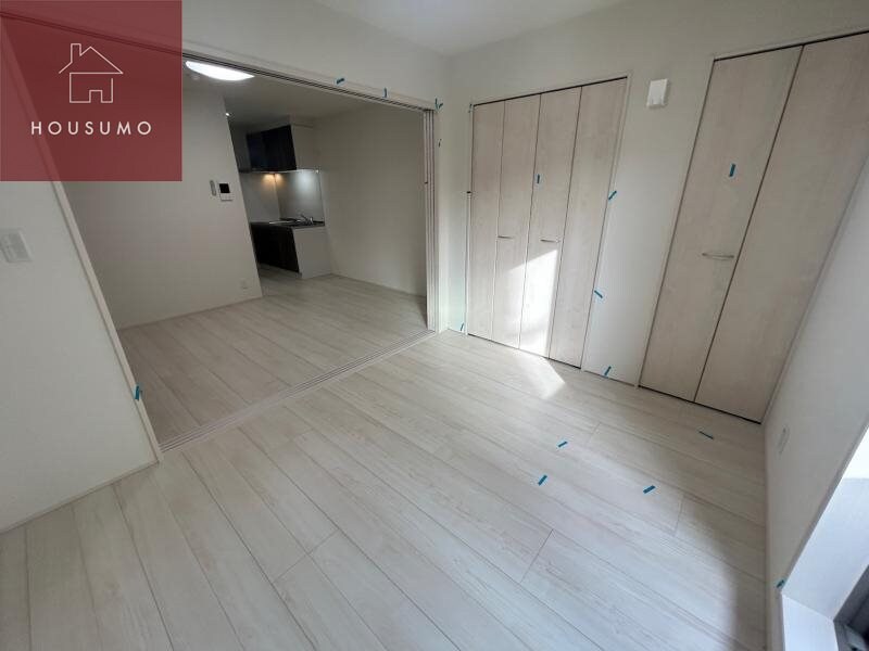 物件内観写真27　(こちらのリビングで趣味の時間をお楽しみください)