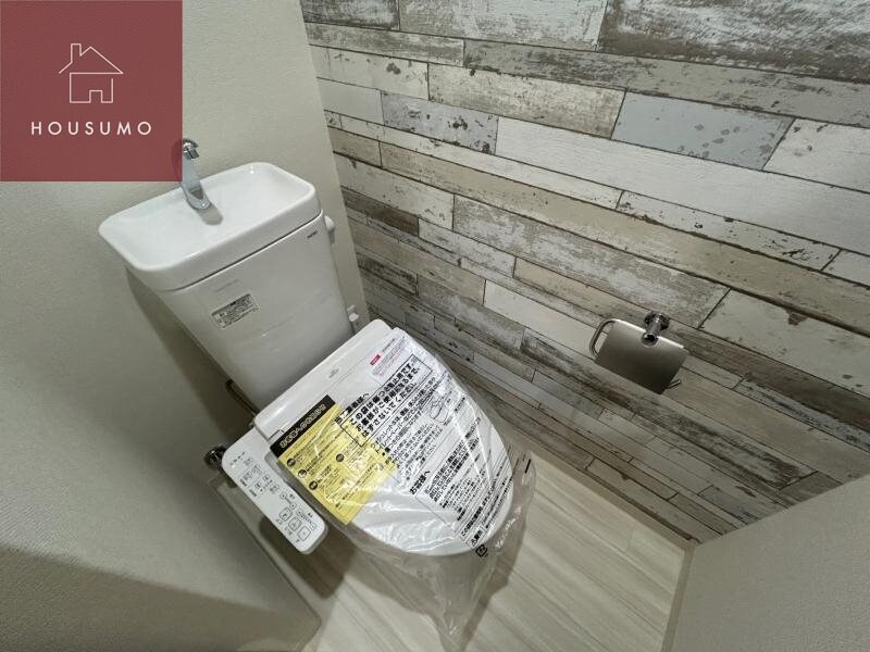 物件内観写真28　(落ち着いた色調のトイレです)