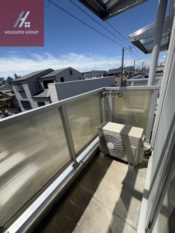 物件内観写真12　(開放的で明るい空間を演出してくれるバルコニーです)