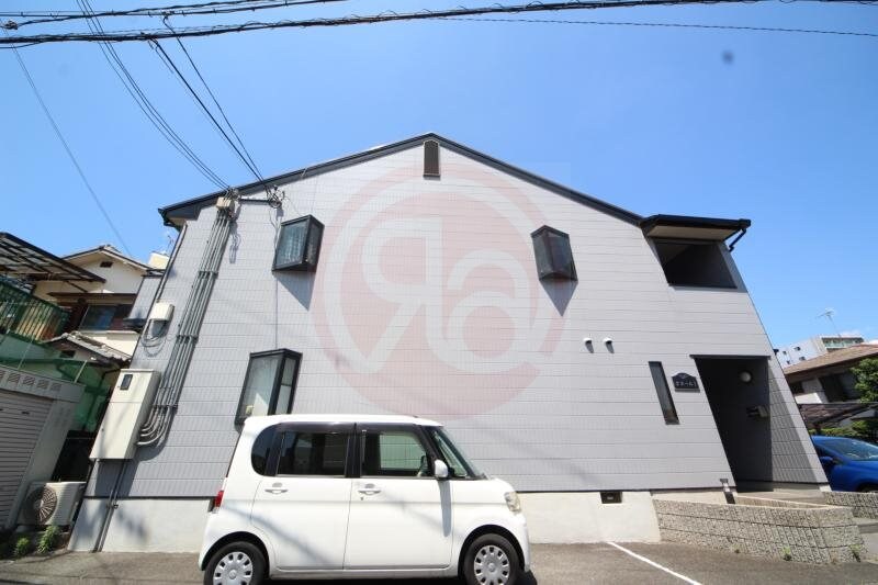 物件外観写真5　(外観は落ち着いています)