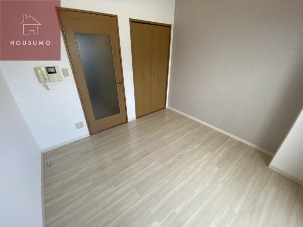 居室(内装は落ち着いています)
