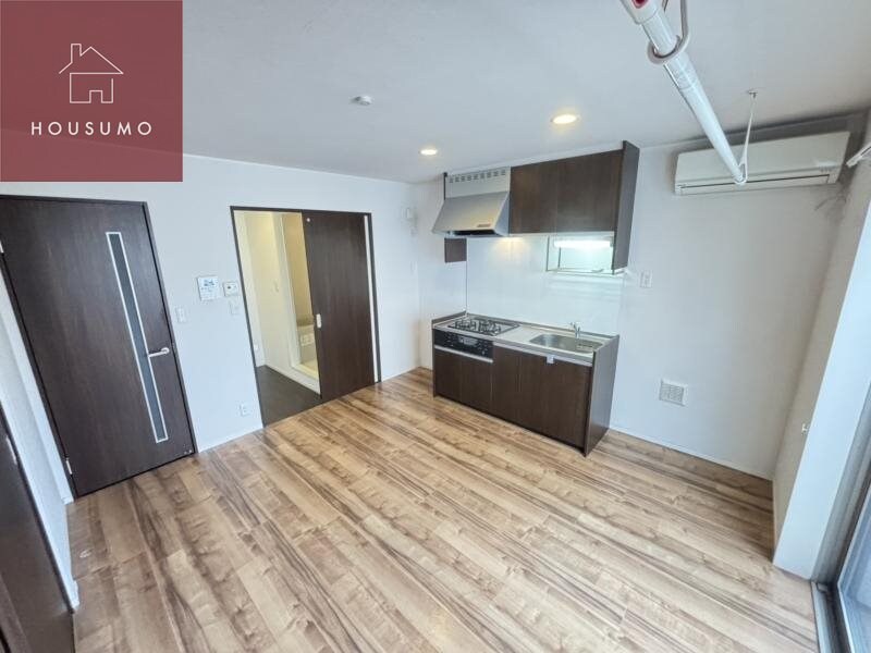 物件内観写真27　(こちらの居間で趣味の時間をお楽しみください)