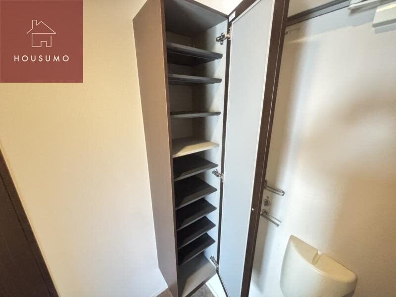 物件内観写真28　(便利な収納スペースです)