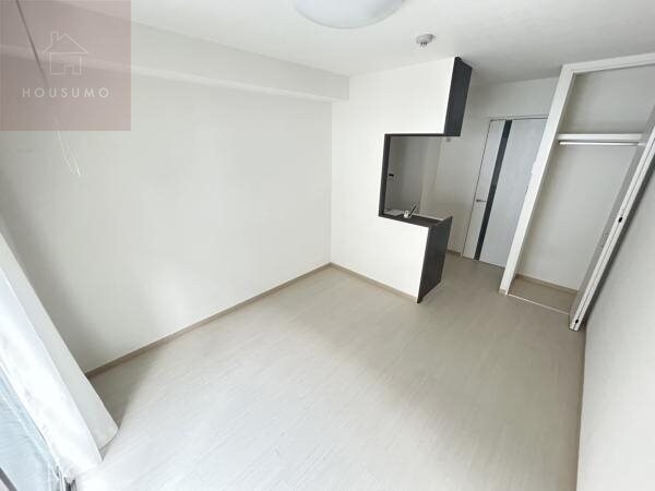 寝室(落ち着いて過ごせるお部屋なので、寝室にいかがでしょうか)
