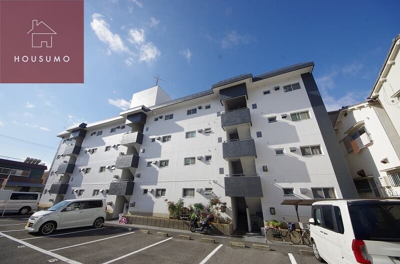 物件外観写真1　(外観もきれいです)