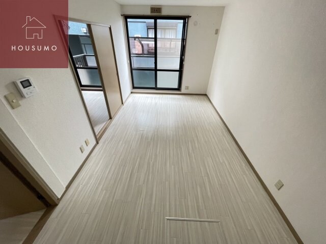 物件内観写真19　(収納もある玄関です)