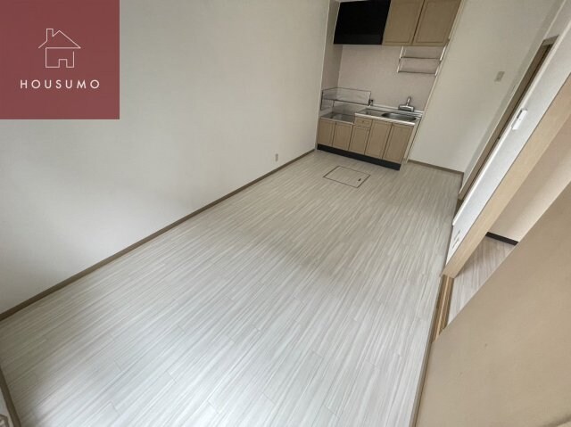 物件内観写真21　(開放的で明るい空間を演出してくれるバルコニーです)