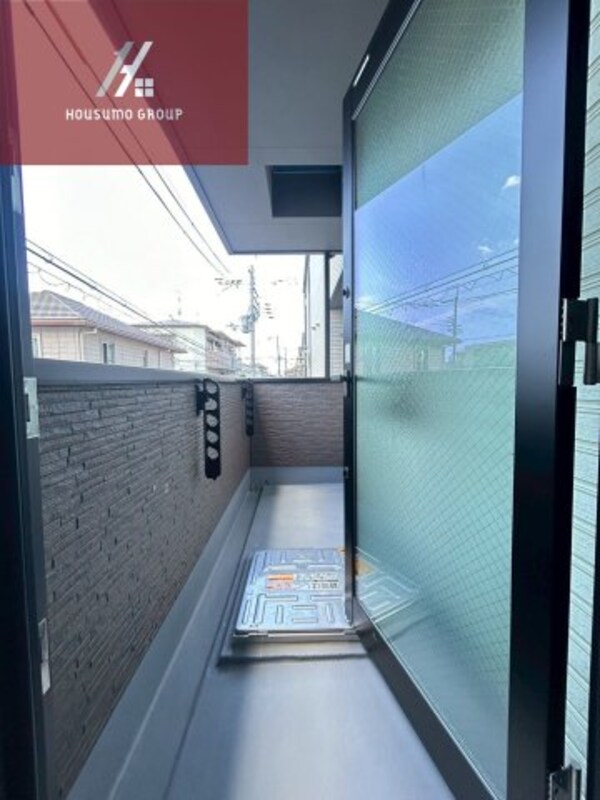 バルコニー(外からの目が気にならないバルコニーで洗濯物が干せます)