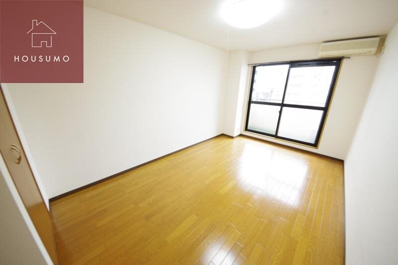 物件内観写真6　(ゆったりとしたリビングです)