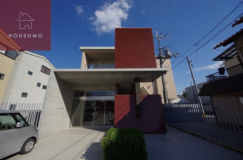 物件外観写真1　(きれいな外観です)