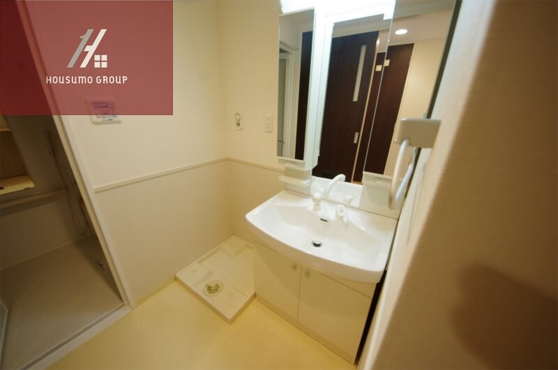 物件内観写真18　(独立洗面化粧台が付いています)