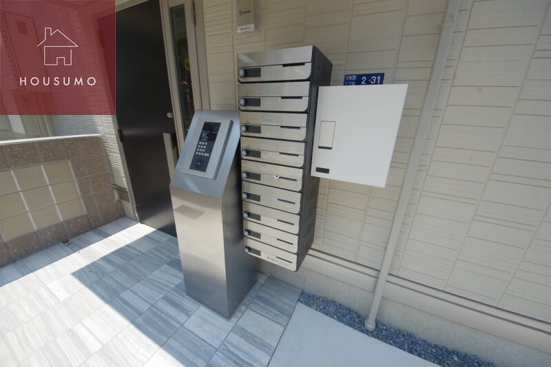 物件外観写真2　(エントランスです)