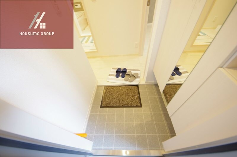 物件内観写真14　(ゆったりとした玄関です)