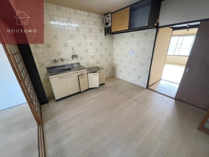 物件内観写真5　(おしゃれな居間です)