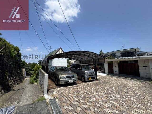 物件外観写真2　(駐車場です)