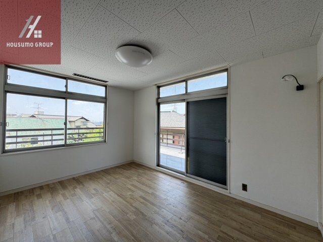 物件内観写真19　(個人の部屋や寝室として使える洋室です)