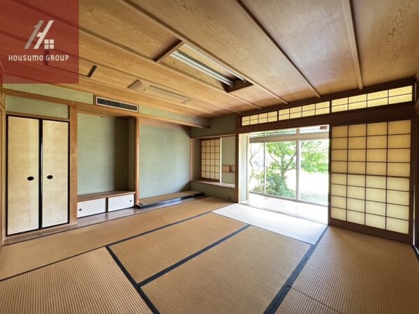 和室(きれいな和室です)