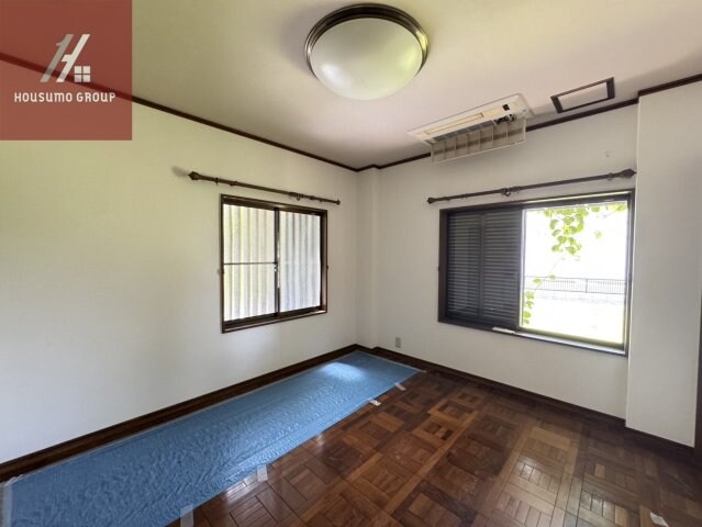 物件内観写真28　(明るい洋室です)