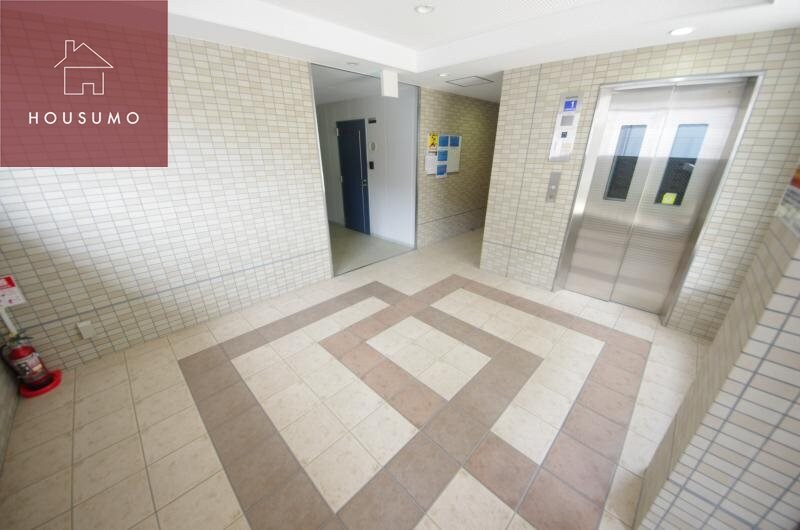 物件外観写真2　(建物の内部です)