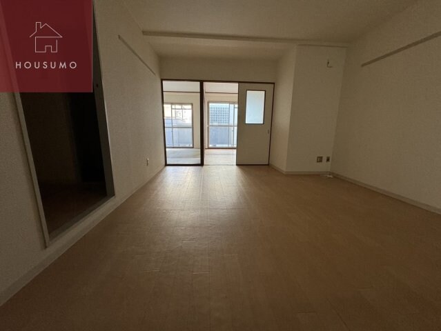 物件内観写真16　(リビングです)