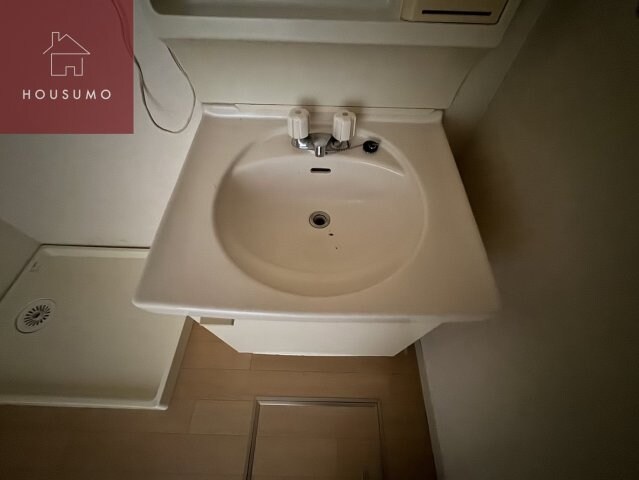 物件内観写真19　(独立洗面台で身支度をすべて済ませてしまいましょう)