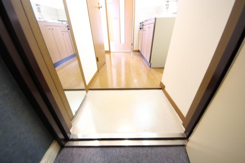 物件内観写真14　(きれいな玄関です)