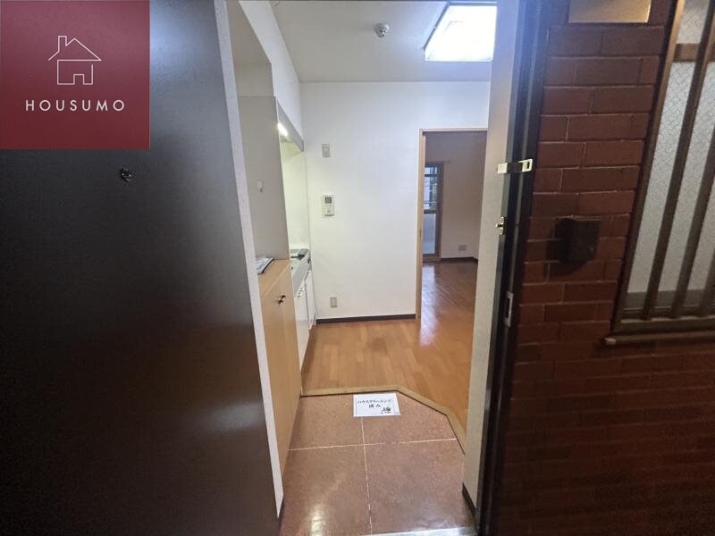 物件内観写真10　(明るい玄関です)