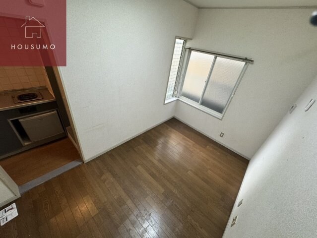 物件内観写真23　(広々とした洋室です)