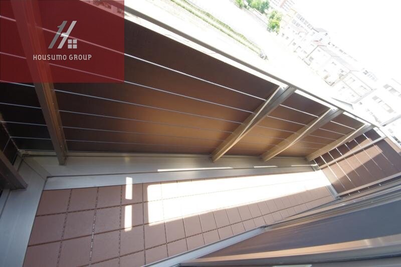 物件内観写真14　(開放的で明るい空間を演出してくれるバルコニーです)