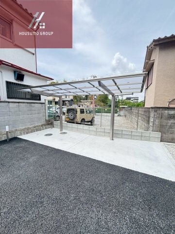 物件外観写真3　(落ち着いたロビーです)