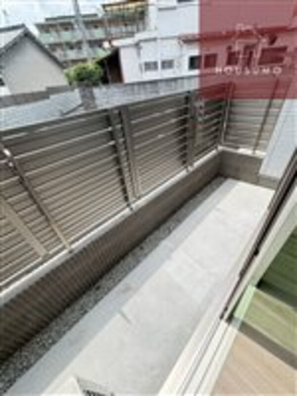 バルコニー(お洗濯にも便利なバルコニー付き)