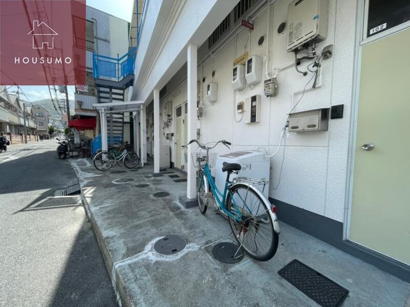 物件外観写真2　(エントランスです)