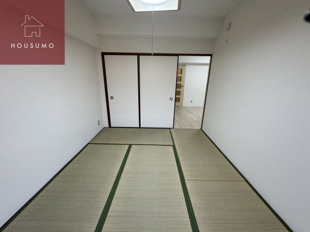 物件内観写真21　(和室、ちょっとしたくつろぎスペースにいかがでしょうか)