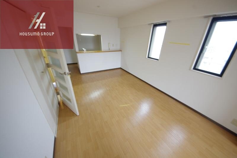 物件内観写真16　(ゆったりとしたリビングです)