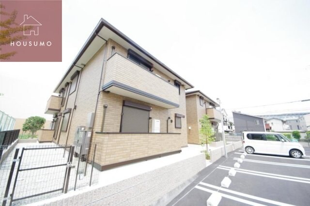 物件外観写真1　(落ち着いた雰囲気の外観です)