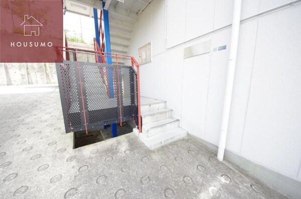 エントランス(建物の内部です)