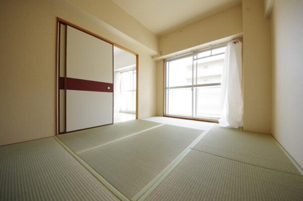 寝室(使い勝手のいい寝室です)