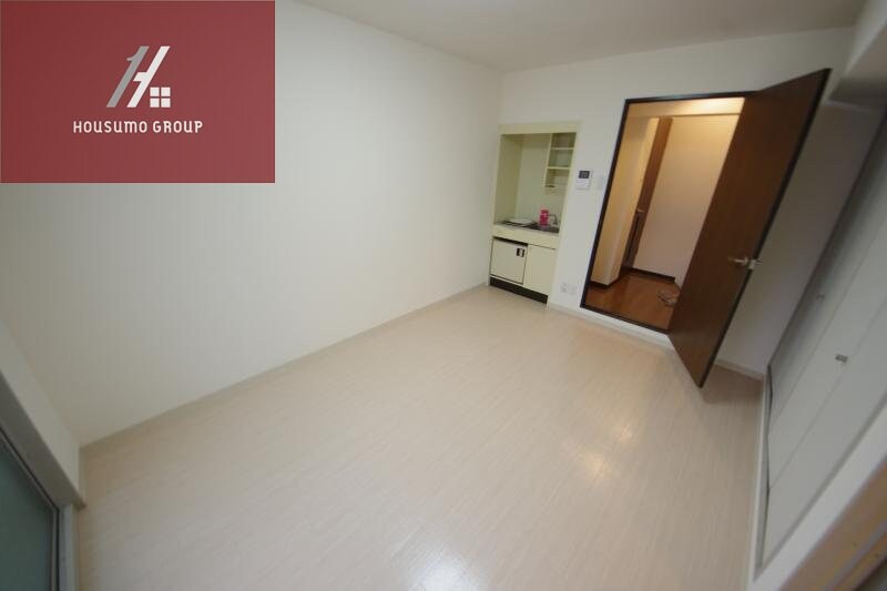 物件内観写真6　(ゆったりとしたリビングです)