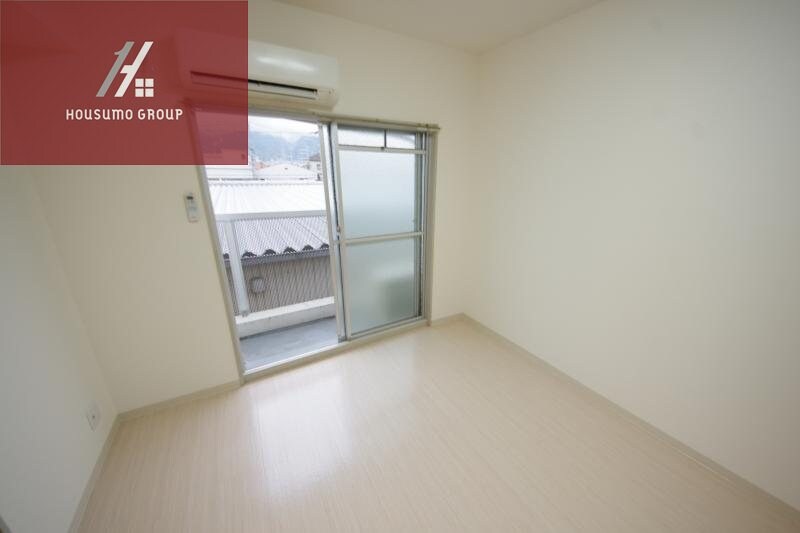 物件内観写真17　(おしゃれな居間です)