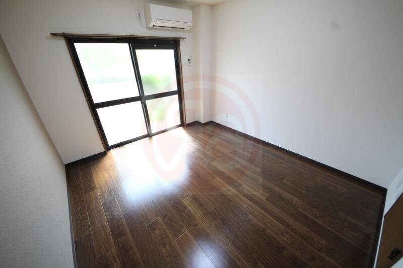 物件内観写真16　(使い勝手のいい洋室です)