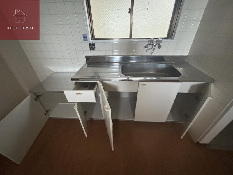 物件内観写真17　(コンパクトなキッチンで掃除もラクラク)