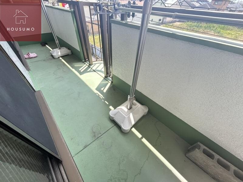 物件内観写真12　(広々としたバルコニーです)