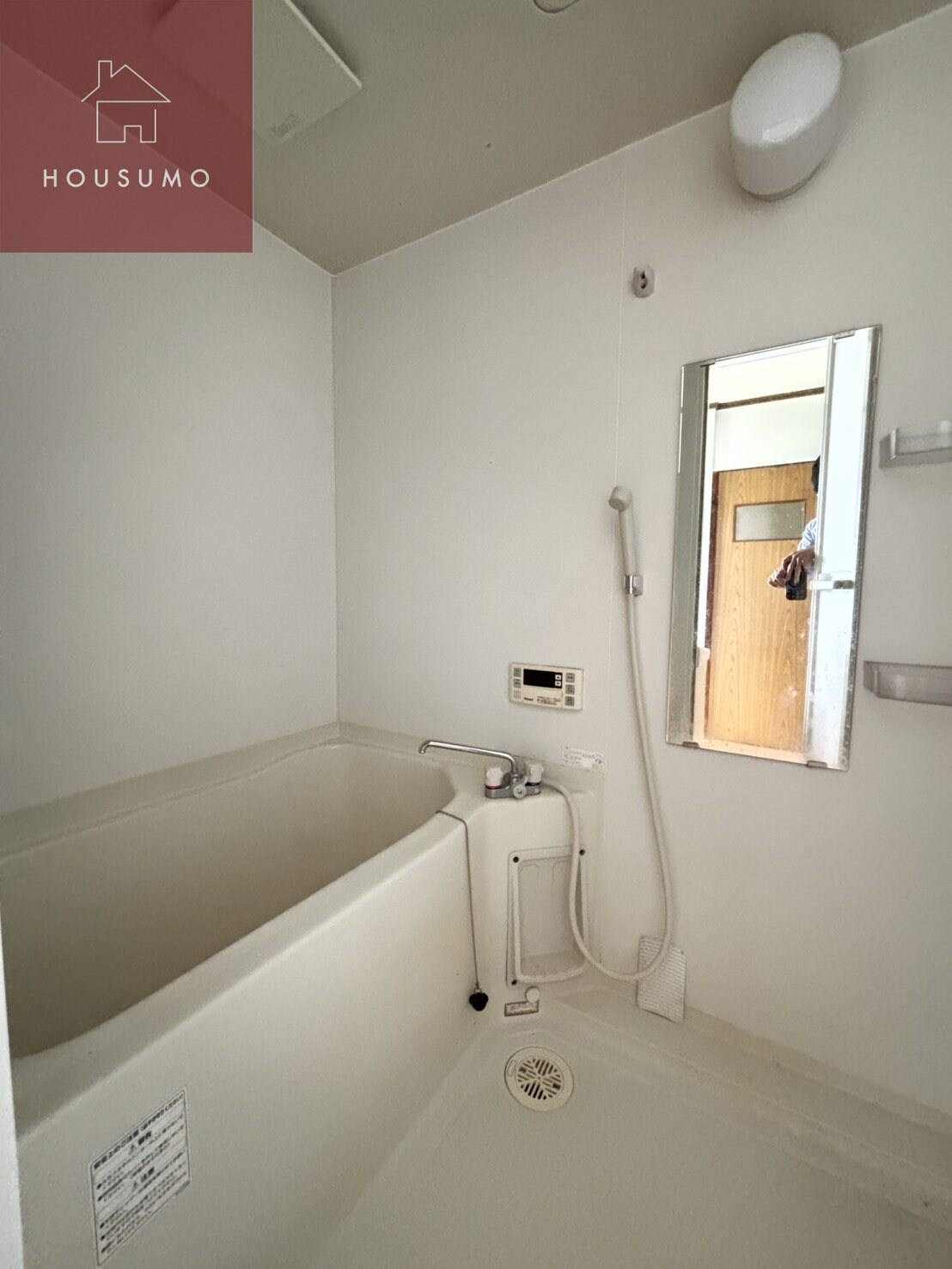 物件内観写真5　(落ち着いた空間のお風呂です)