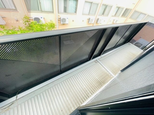 物件内観写真12　(外からの目が気にならないバルコニーで洗濯物が干せます)