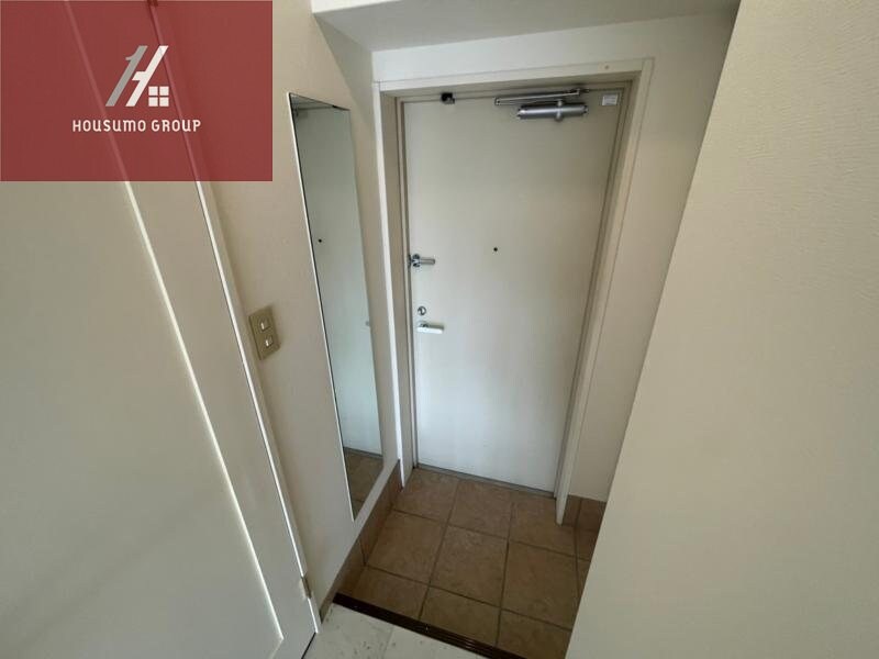 物件内観写真21　(ゆったりとした玄関です)