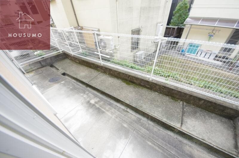 物件内観写真13　(開放的で明るい空間を演出してくれるバルコニーです)