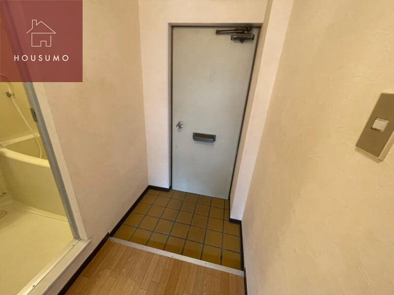 物件内観写真10　(落ち着いた玄関です)