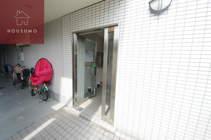 物件外観写真2　(落ち着いたロビーです)